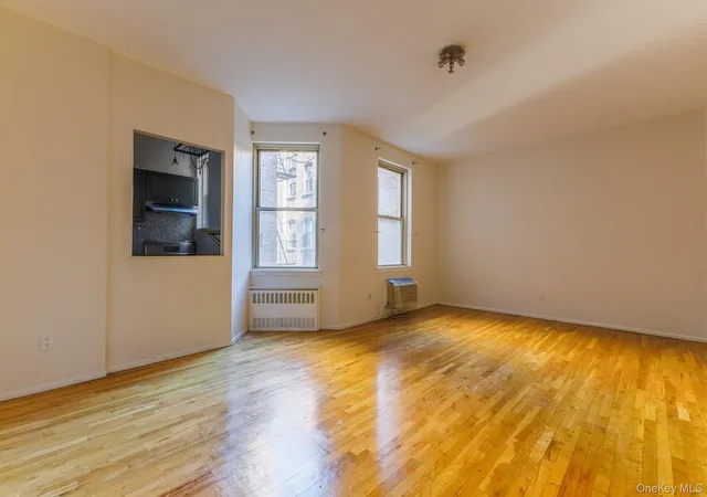 5th image of 15 E 10Th St, New York, NY 10003