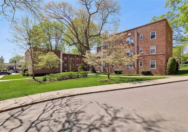 17th image of 1 Edwards St #3C, Roslyn Heights, NY 11577 | MLS# 983269