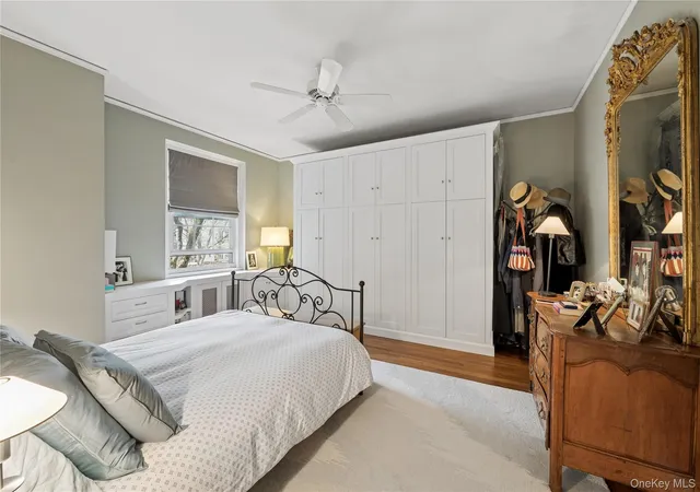 5th image of 9 Tanglewylde Ave, Eastchester, NY 10708