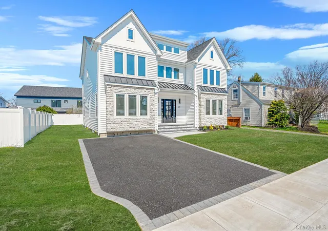 Photo 1 of Sale Pending at 31 Libby Ave, Oyster Bay, NY 11801 | MLS# 983315 | Listing updated on 2026-10-08