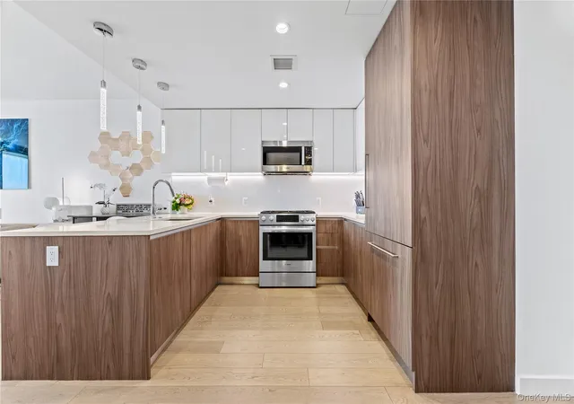Photo 1 of Condo for sale at 13101 40th Road #PH3T, New York, NY 11354 | MLS# 983329 | Listing updated on 2026-06-09