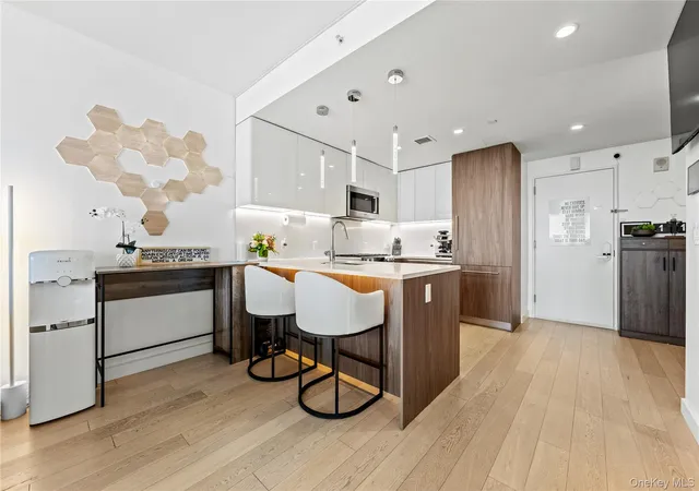 Photo 2 of Condo for sale at 13101 40th Road #PH3T, New York, NY 11354 | MLS# 983329 | Listing updated on 2026-06-09