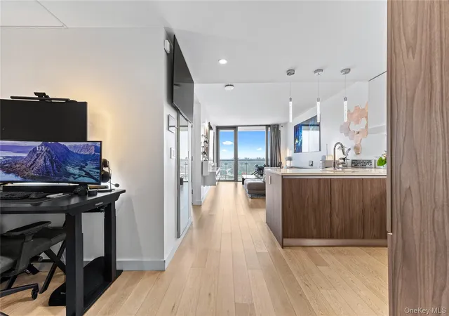 Photo 4 of Condo for sale at 13101 40th Road #PH3T, New York, NY 11354 | MLS# 983329 | Listing updated on 2026-06-09