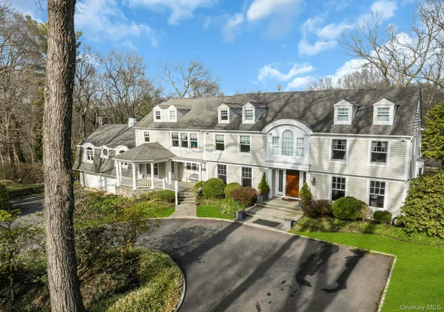 3rd image of 10 Redmond Ln, Oyster Bay, NY 11771 | MLS# 983376