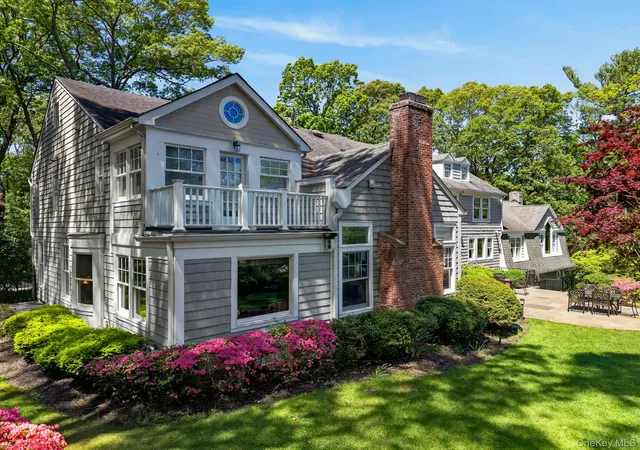 5th image of 10 Redmond Ln, Oyster Bay, NY 11771 | MLS# 983376