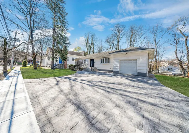 Photo 2 of Single family home for sale at 45 Roslyn Rd, Roslyn Heights, NY 11577 | MLS# 983379 | Listing updated on 2026-09-22