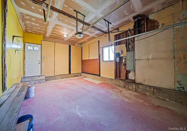 Photo 34 of Single family home for sale at 45 Roslyn Rd, Roslyn Heights, NY 11577 | MLS# 983379 | Listing updated on 2026-09-22