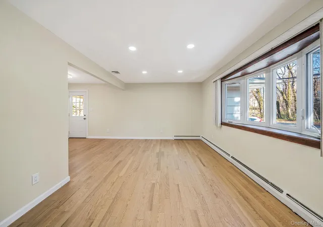 Photo 4 of Single family home for sale at 45 Roslyn Rd, Roslyn Heights, NY 11577 | MLS# 983379 | Listing updated on 2026-09-22