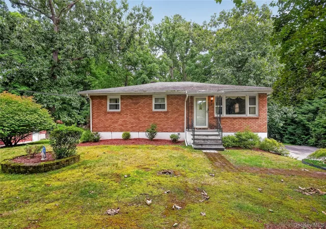 1st image of 9 Archery Rd, Newburgh (town), NY 12550 | MLS# 983402