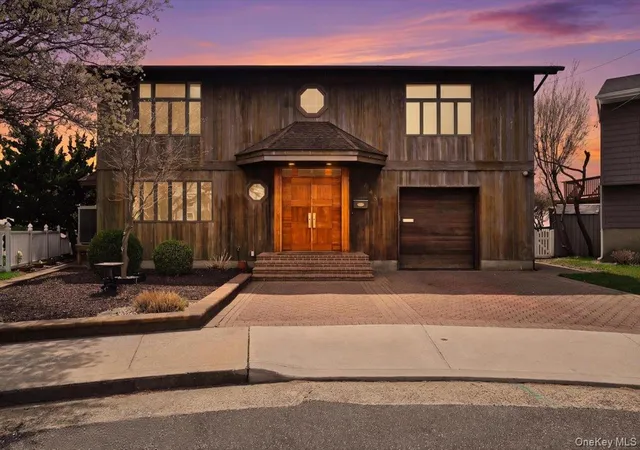 2nd image of 648 Nassau Ave, Hempstead, NY 11520 | MLS# 983447