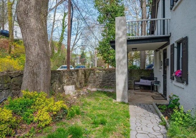 2nd image of 25 Whitewood Ave, New Rochelle, NY 10805 | MLS# 983471