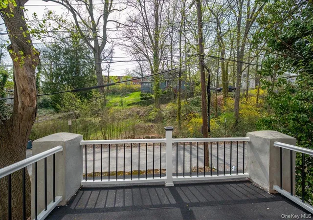 3rd image of 25 Whitewood Ave, New Rochelle, NY 10805 | MLS# 983471