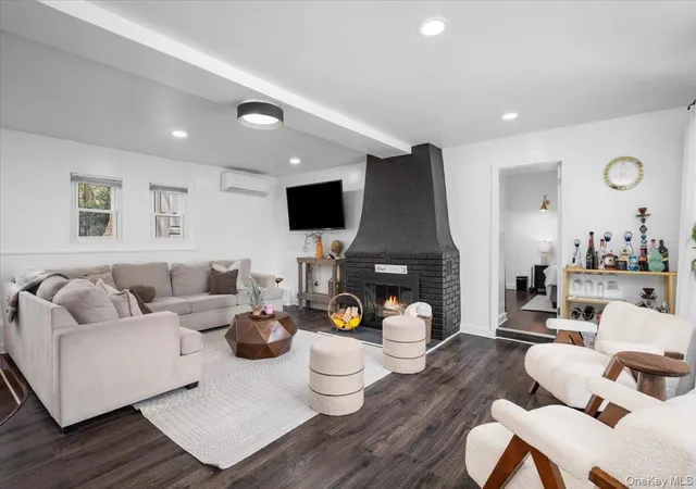 4th image of 25 Whitewood Ave, New Rochelle, NY 10805 | MLS# 983471