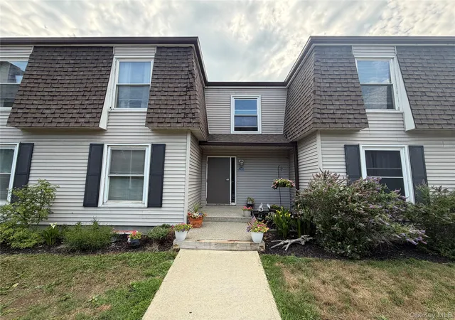 Homes for sale in Poughkeepsie, NY | 150 Rinaldi Blvd #1c, Poughkeepsie, NY 12601 | MLS# 983501