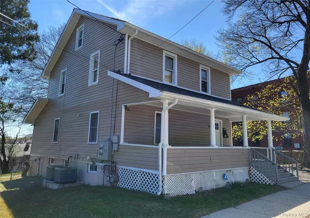 Listing Photo 2 - Condo for sale in building located at 94 Linden Ave, Middletown, NY 10562