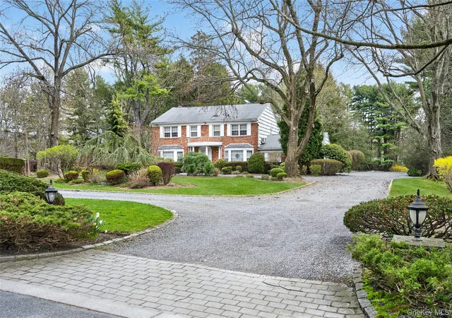 Photo 2 of Sale Pending at 18 Quaker Ridge Dr, Glen Head, NY 11545 | MLS# 983513 | Listing updated on 2026-09-19