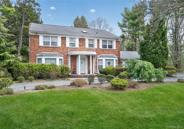 Photo 3 of Sale Pending at 18 Quaker Ridge Dr, Glen Head, NY 11545 | MLS# 983513 | Listing updated on 2026-09-19