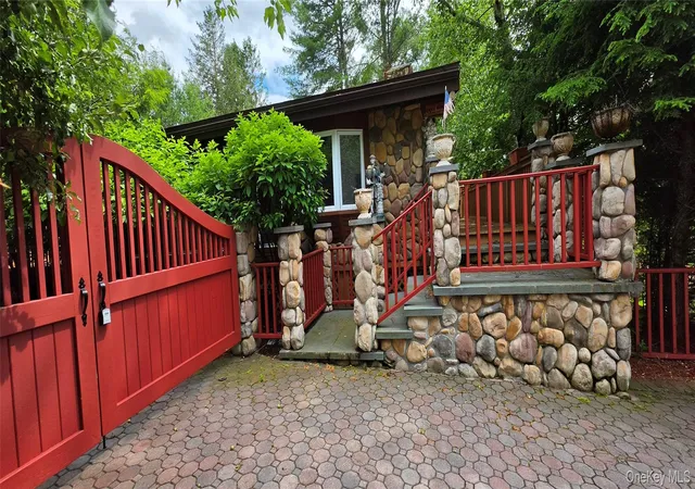 Photo 3 of Single family home for sale at 12 Donenfeld Dr, Bethel, NY 12749 | MLS# 983533 | Listing updated on 2026-08-23