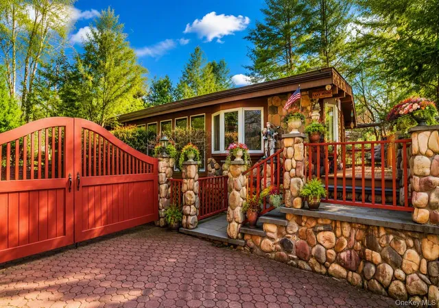 Photo 2 of Single family home for sale at 12 Donenfeld Dr, Bethel, NY 12749 | MLS# 983533 | Listing updated on 2026-08-23