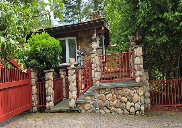 Photo 5 of Single family home for sale at 12 Donenfeld Dr, Bethel, NY 12749 | MLS# 983533 | Listing updated on 2026-08-23