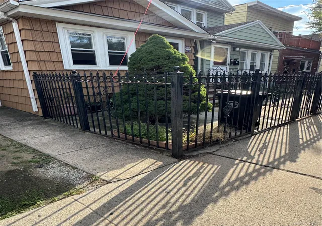 Listing Photo 4 - Condo for sale in building located at 10440 89th Ave, New York, NY 11418