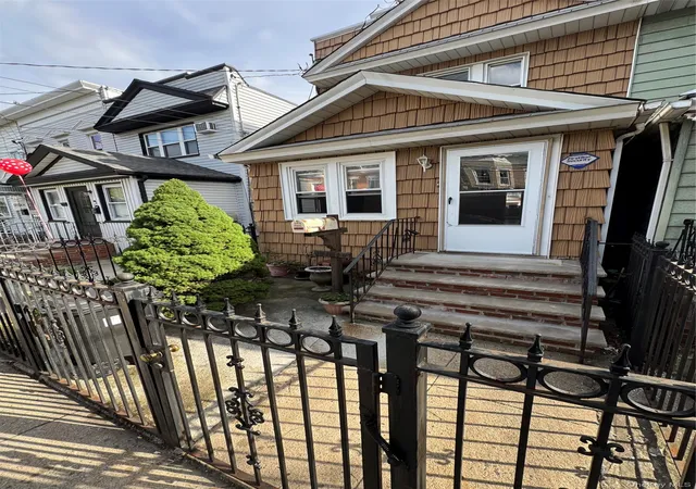 Listing Photo 5 - Condo for sale in building located at 10440 89th Ave, New York, NY 11418