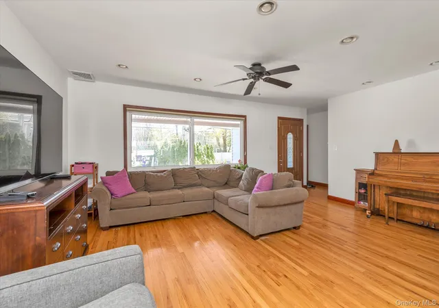 3rd image of 358 Main St, East Rockaway, NY 11518 | MLS# 983561