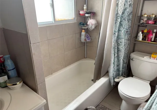 Photo 4 of Sale Pending at 539 E State St, Long Beach, NY 11561 | MLS# 983609 | Listing updated on 2026-09-16