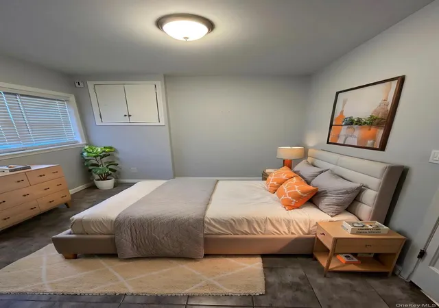 Photo 3 of Sale Pending at 250 Huntington Ave, New York, NY 10465 | MLS# 983691 | Listing updated on 2026-08-05