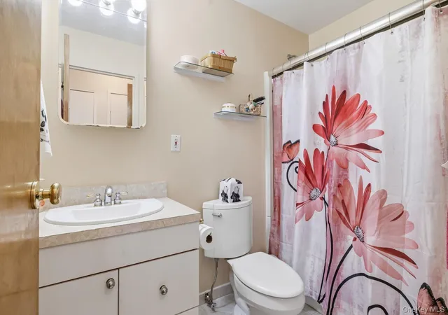 2nd image of 185 W Park Ave, Long Beach, NY 11561