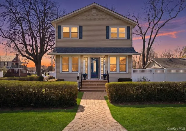 1st image of 197 S 4th St, Lindenhurst, NY 11757 | MLS# 983726