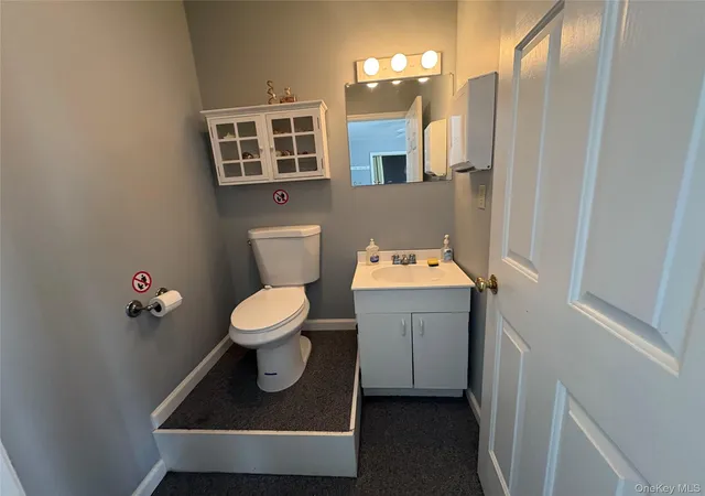 38th image of 32 Pearce Dr, Woodbury, NY 10930 | MLS# 983753