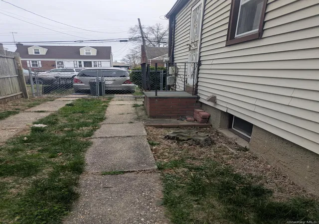 3rd image of 101 Ruxton St, Hempstead, NY 11553 | MLS# 983755