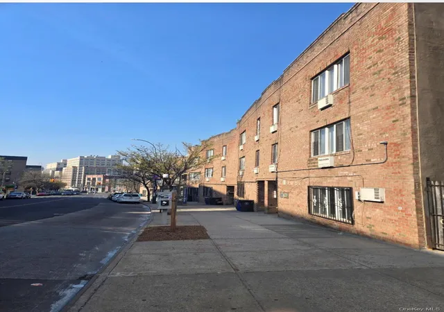 3rd image of 1011 Boston Rd, New York, NY 10456 | MLS# 983785