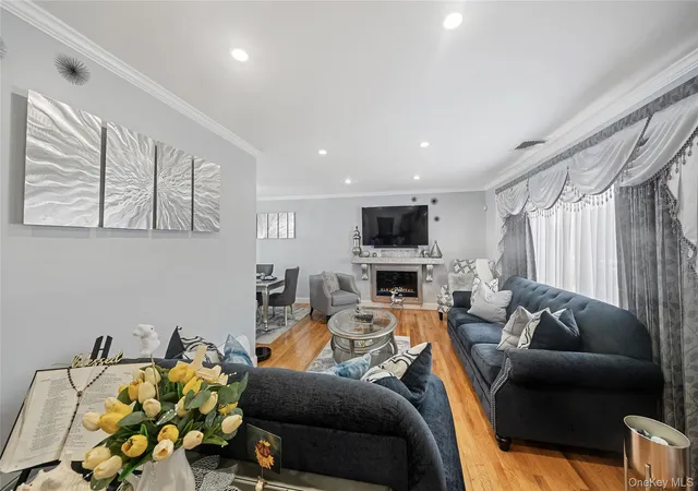 4th image of 13 Noon Pl, Hempstead, NY 11520 | MLS# 983788