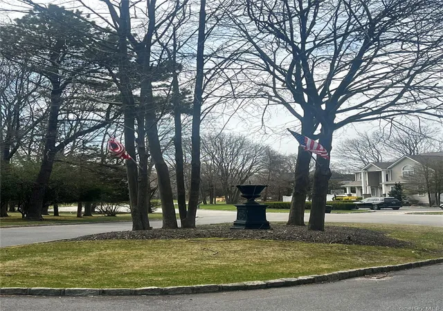 Photo 3 of Sale Pending at Springview Ct, Brookhaven, NY 11772 | MLS# 983828 | Listing updated on 2026-09-19