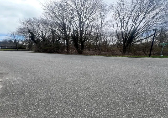 Photo 3 of Sale Pending at Springview Ct, Brookhaven, NY 11772 | MLS# 983828 | Listing updated on 2026-09-19