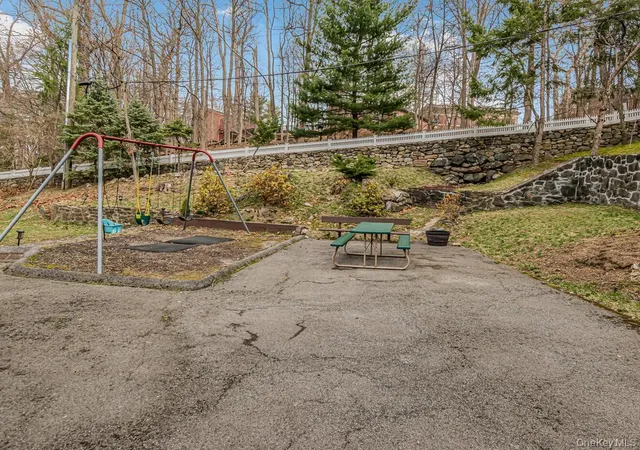 2nd image of 1 David Ln, Yonkers, NY 10701