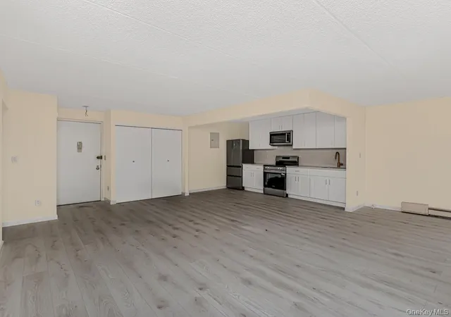3rd image of 1 David Ln #1G, Yonkers, NY 10701 | MLS# 983836