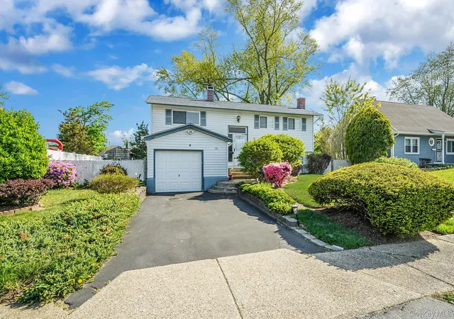 2nd image of 26 Clarke St, Brentwood, NY 11717 | MLS# 983845