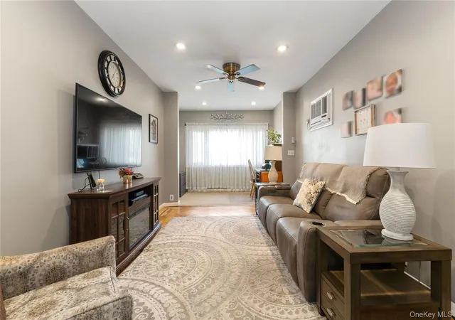 Listing Photo 4 - Condo for sale in building located at 7520 60th Pl, New York, NY 11385