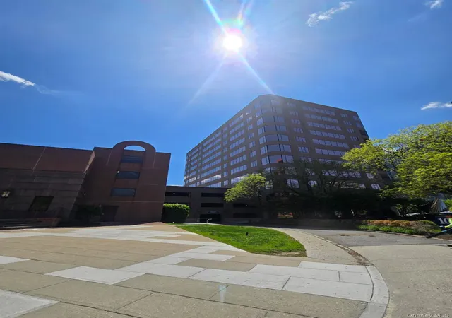 Photo 4 of Condo for sale at 4 Martine Ave #1501, White Plains, NY 10606 | MLS# 983877 | Listing updated on 2026-10-14