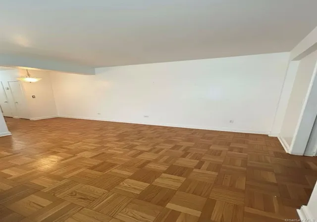 3rd image of 230 Pelham Rd #2H, New Rochelle, NY 10805 | MLS# 983894