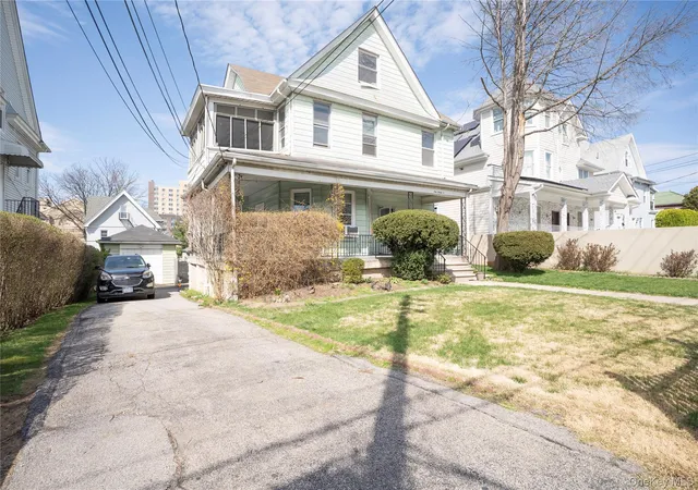 Listing Photo 2 - Condo for sale in building located at 132 Park Ave, Mount Vernon, NY 10550 - Unit #