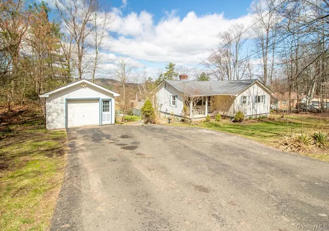 Homes for sale in Wawarsing, NY | 4 Old Plank Rd, Wawarsing, NY 12428 | MLS# 983932