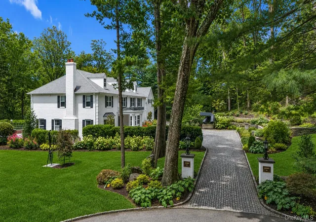 Photo 2 of Sale Pending at 45 Southeast Rd, North Hempstead, NY 11050 | MLS# 983952 | Listing updated on 2026-09-04