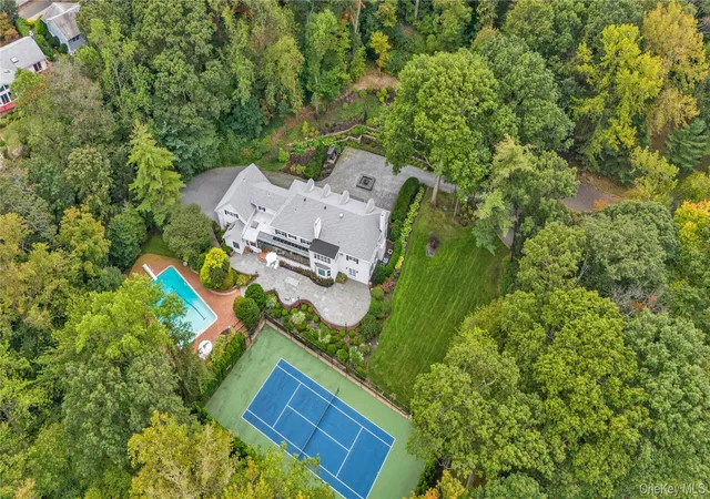 Photo 1 of Sale Pending at 45 Southeast Rd, North Hempstead, NY 11050 | MLS# 983952 | Listing updated on 2026-09-04