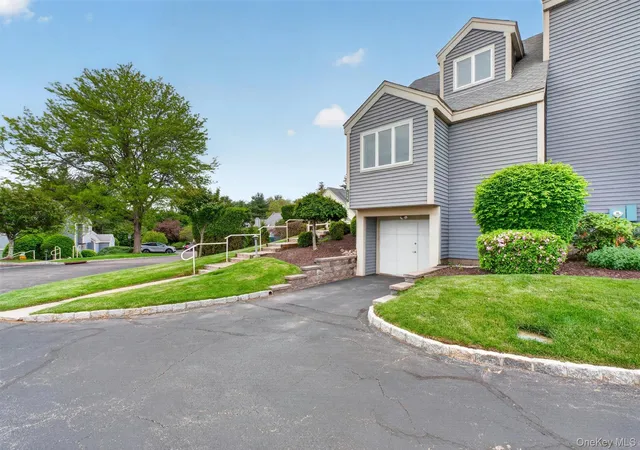 Listing Photo 4 - Condo for sale in building located at 115 Flds Ln, Peekskill, NY 10566