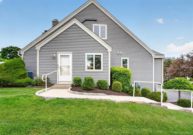Listing Photo 5 - Condo for sale in building located at 115 Flds Ln, Peekskill, NY 10566