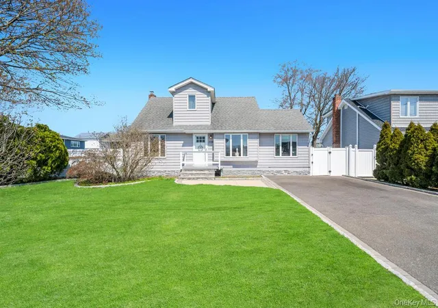 2nd image of 398 33rd St, Babylon, NY 11757 | MLS# 983970